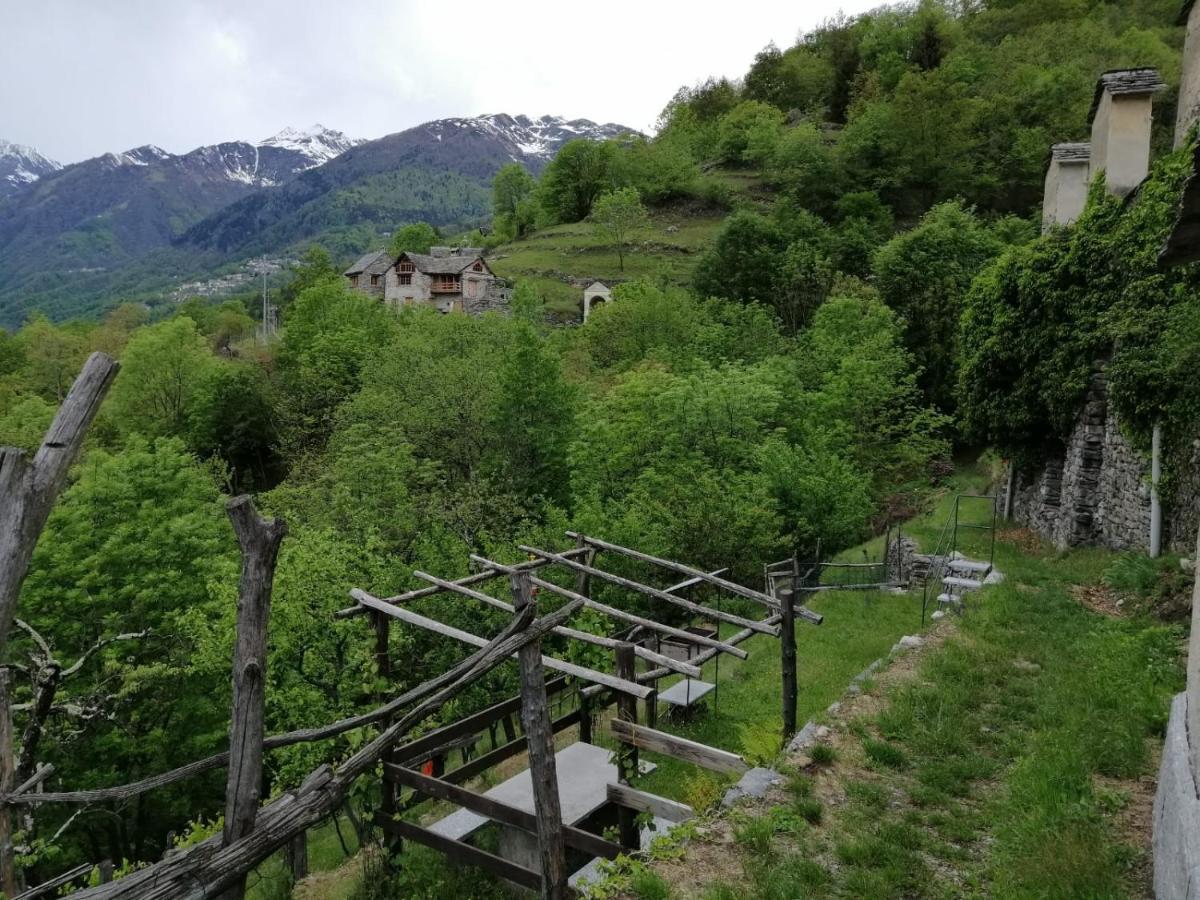Casa Vacanze La Carbunera Villa Domodossola Exterior foto