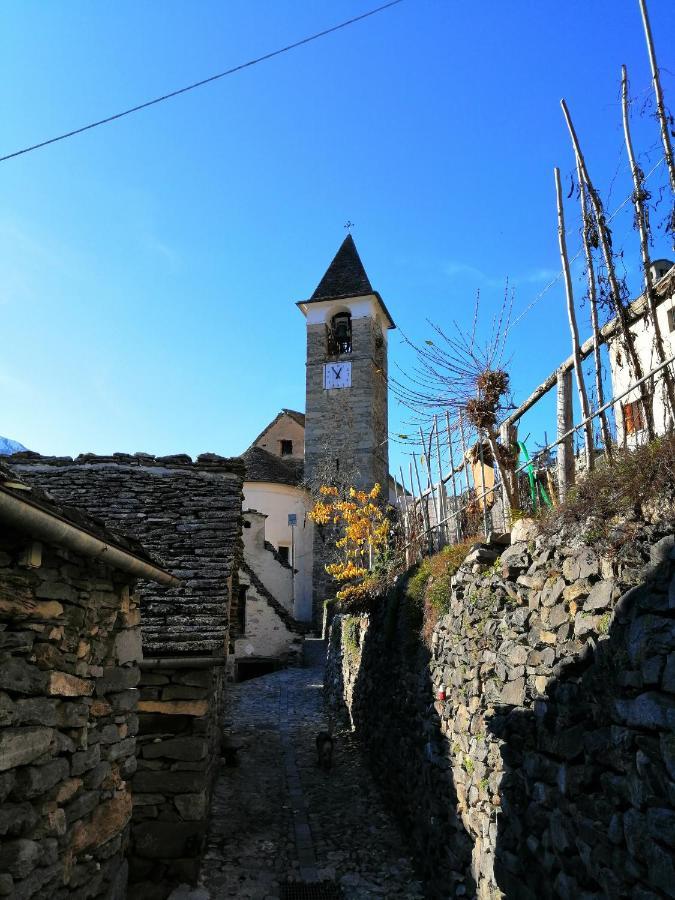 Casa Vacanze La Carbunera Villa Domodossola Exterior foto